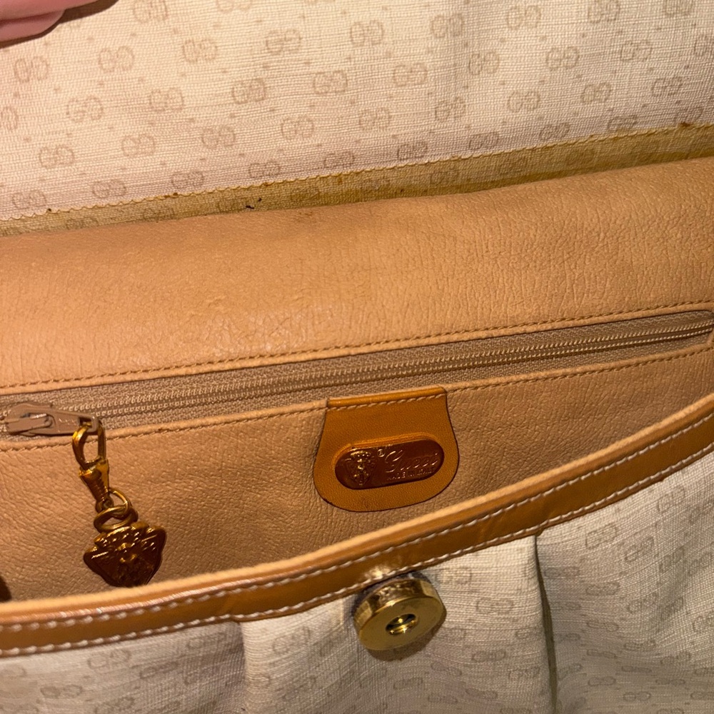 Gucci Beige and Gold Clutch - Picture 4 of 4